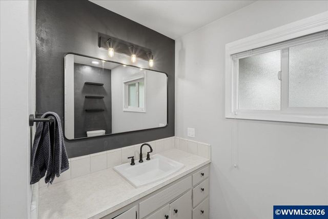 3146 South Shore Dr SE, Albany, OR 97322