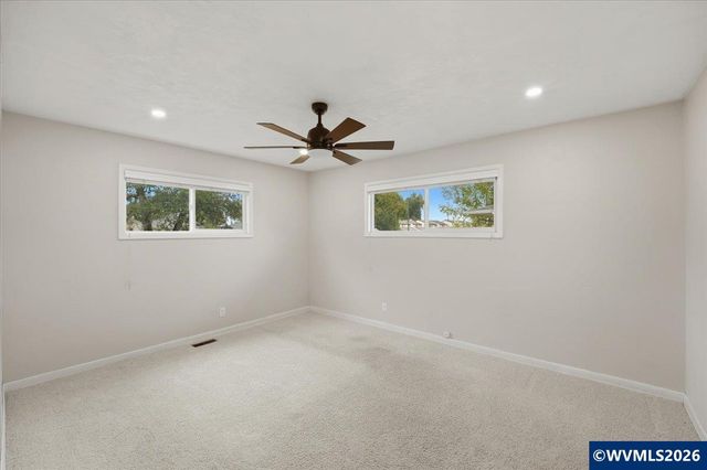 3146 South Shore Dr SE, Albany, OR 97322