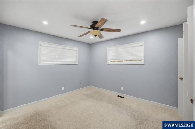 3146 South Shore Dr SE, Albany, OR 97322