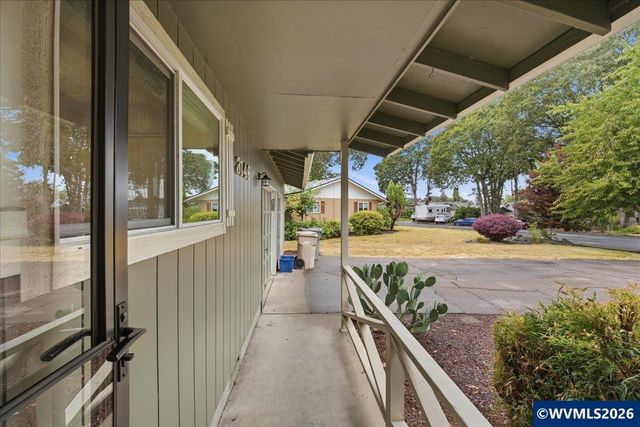 3146 South Shore Dr SE, Albany, OR 97322