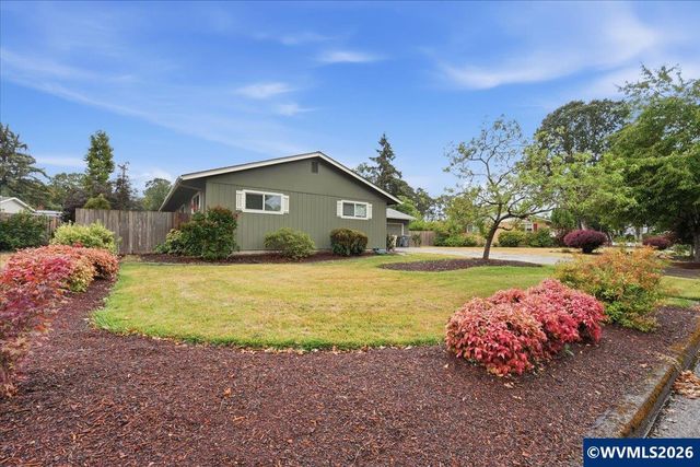 3146 South Shore Dr SE, Albany, OR 97322