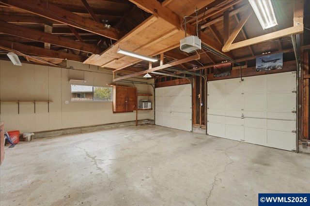 3146 South Shore Dr SE, Albany, OR 97322
