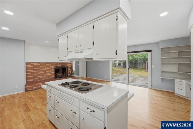 3146 South Shore Dr SE, Albany, OR 97322