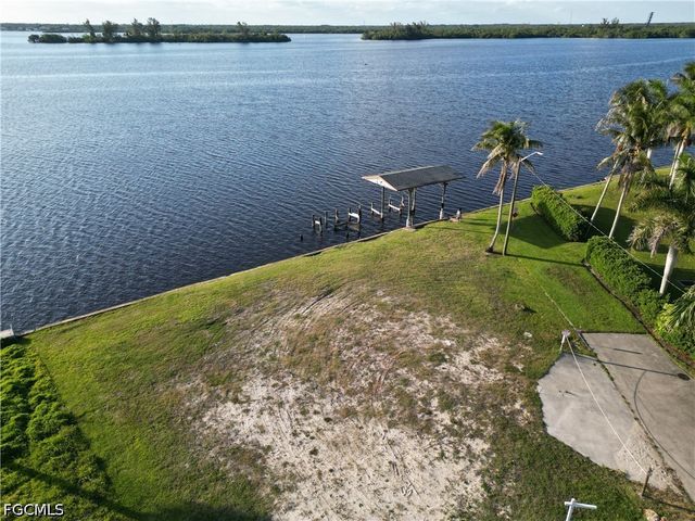 4567 E Riverside DR, Fort Myers, FL 33905