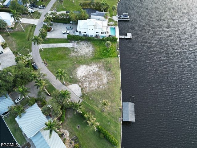 4567 E Riverside DR, Fort Myers, FL 33905