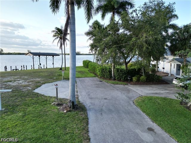 4567 E Riverside DR, Fort Myers, FL 33905