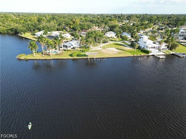 4567 E Riverside DR, Fort Myers, FL 33905
