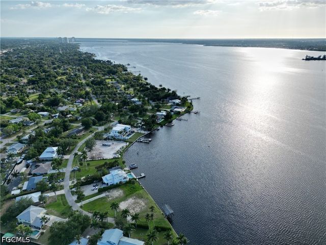 4567 E Riverside DR, Fort Myers, FL 33905
