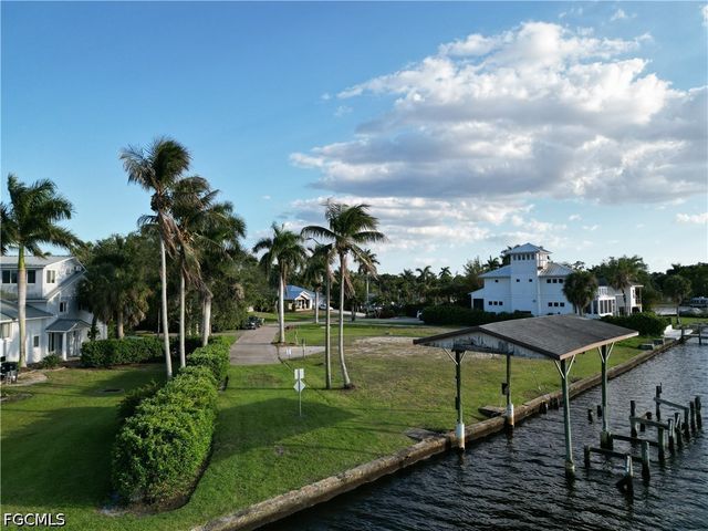 4567 E Riverside DR, Fort Myers, FL 33905