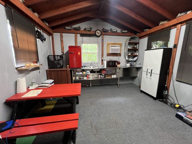 590 TOWBOAT LN, Adamsville, TN 38310