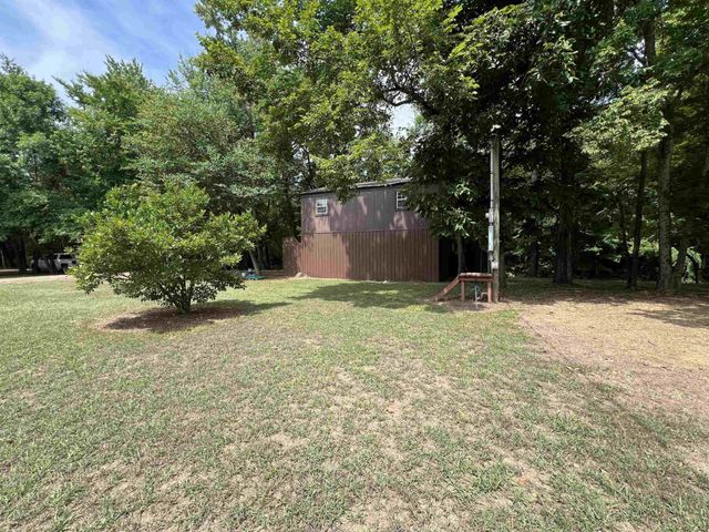 590 TOWBOAT LN, Adamsville, TN 38310