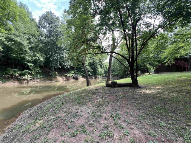 590 TOWBOAT LN, Adamsville, TN 38310