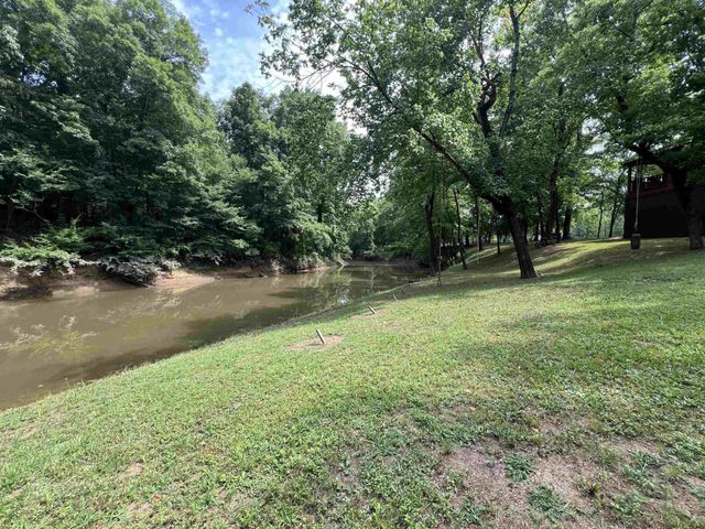 590 TOWBOAT LN, Adamsville, TN 38310