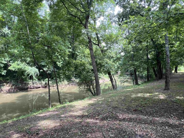 590 TOWBOAT LN, Adamsville, TN 38310