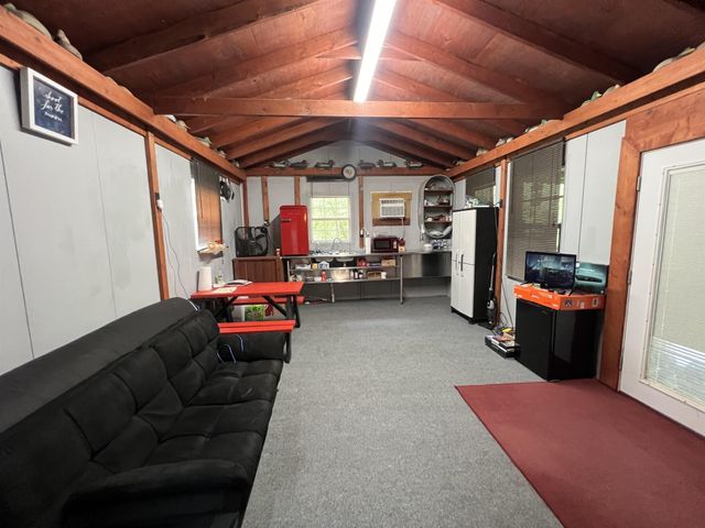 590 TOWBOAT LN, Adamsville, TN 38310