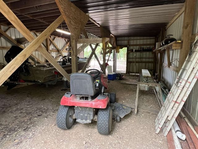 590 TOWBOAT LN, Adamsville, TN 38310