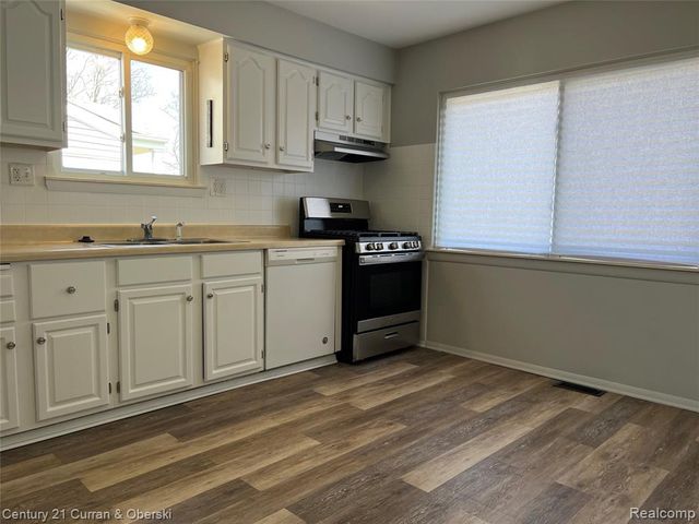 15444 Mulberry Street, Southgate, MI 48195