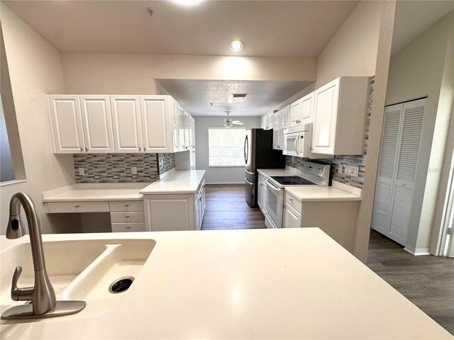 6629 PINEVIEW TERRACE 5-20, Bradenton, FL 34203