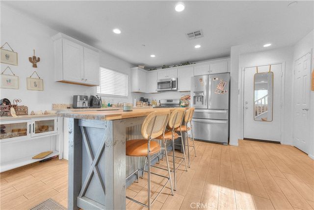 2898 E Sarnia, Ontario, CA 91761