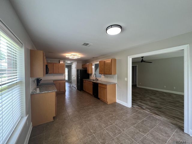 23816 Stoneridge Ln, Denham Springs, LA 70726