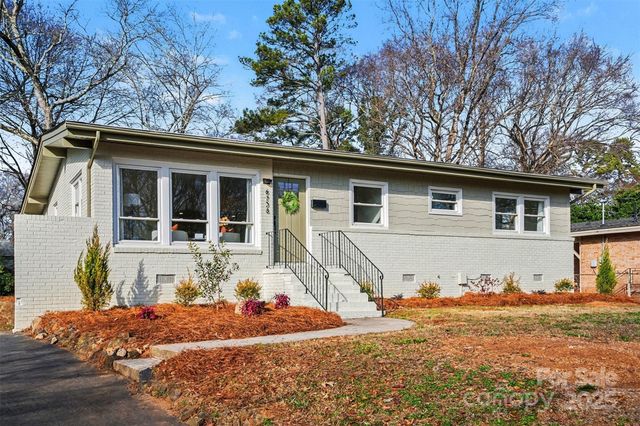 6738 Starcrest Drive, Charlotte, NC 28210