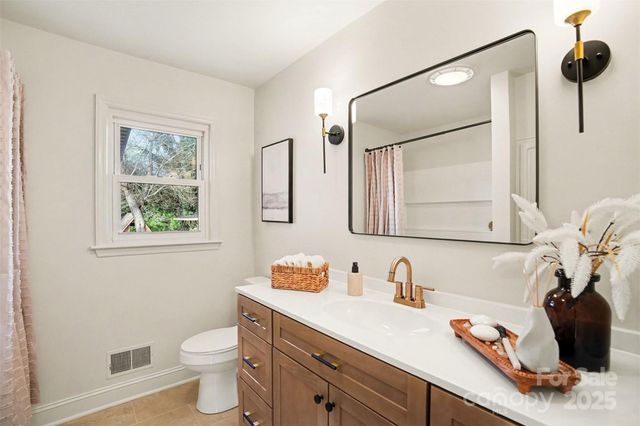 6738 Starcrest Drive, Charlotte, NC 28210