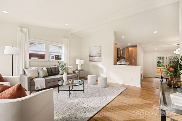 6738 Starcrest Drive, Charlotte, NC 28210