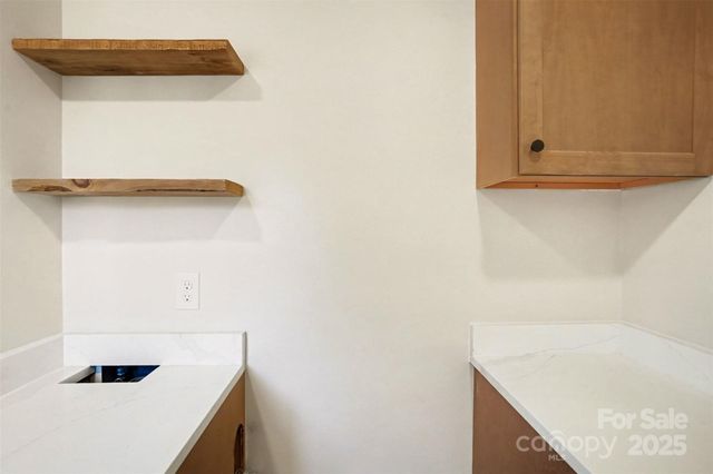 6738 Starcrest Drive, Charlotte, NC 28210