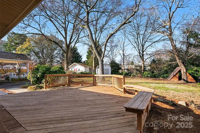 6738 Starcrest Drive, Charlotte, NC 28210