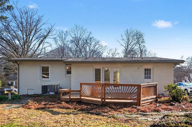 6738 Starcrest Drive, Charlotte, NC 28210