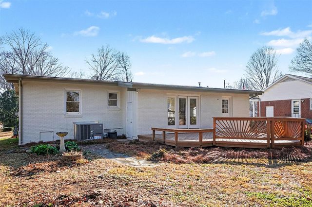 6738 Starcrest Drive, Charlotte, NC 28210