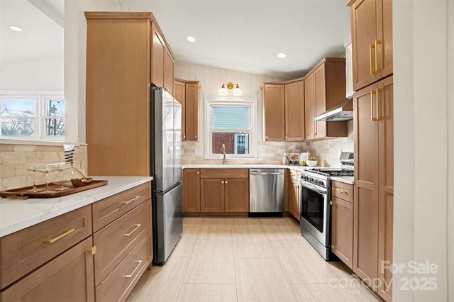 6738 Starcrest Drive, Charlotte, NC 28210