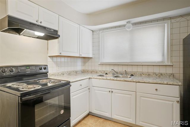 613 Plantmore Drive, St Louis, MO 63135