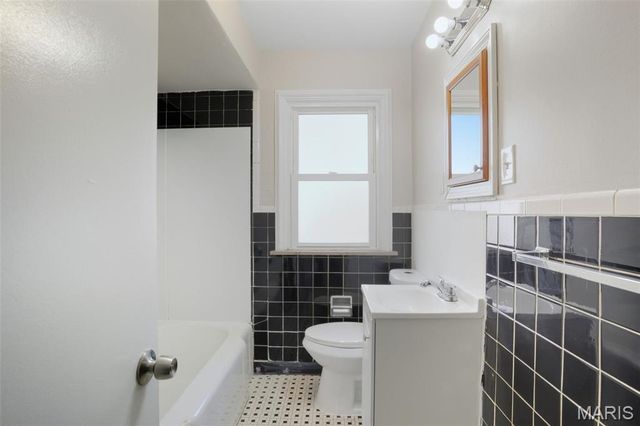 613 Plantmore Drive, St Louis, MO 63135