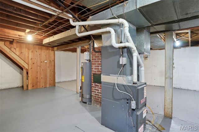 613 Plantmore Drive, St Louis, MO 63135