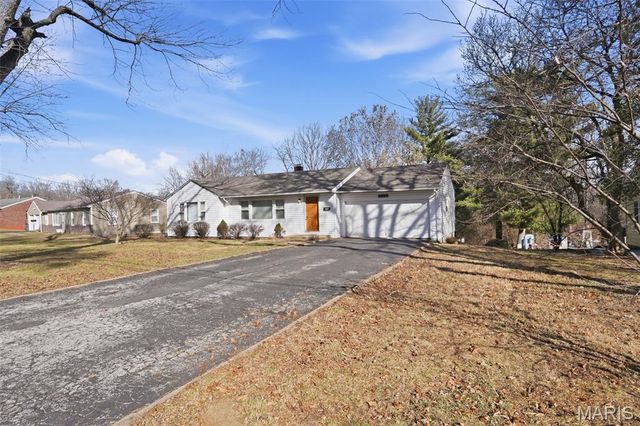 613 Plantmore Drive, St Louis, MO 63135