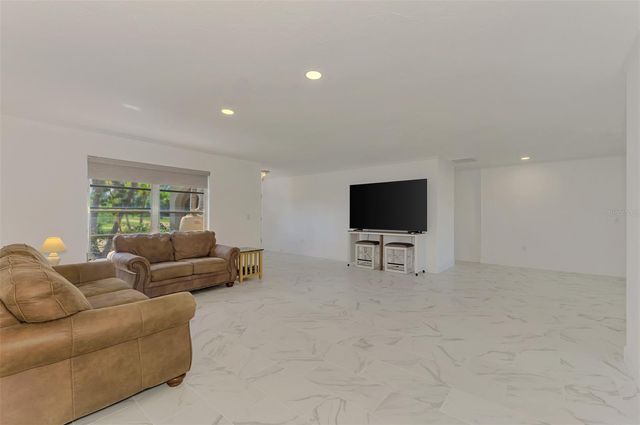 140 S OXFORD DRIVE, Englewood, FL 34223
