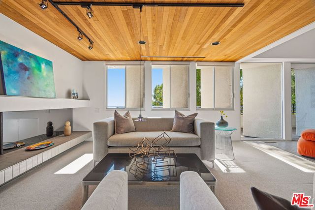 12268 Canna Road, Los Angeles, CA 90049