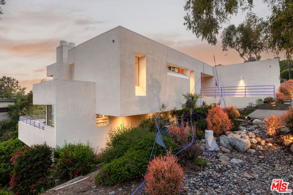 Image 1 of property listing at 12268 Canna Road, Los Angeles, CA 90049