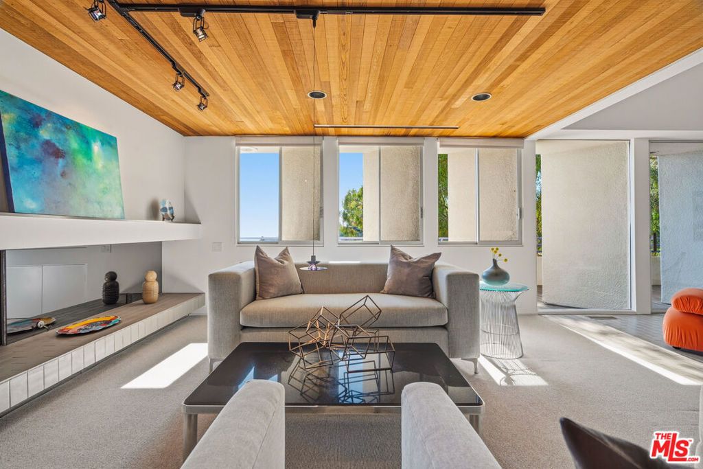 Image 16 of property listing at 12268 Canna Road, Los Angeles, CA 90049