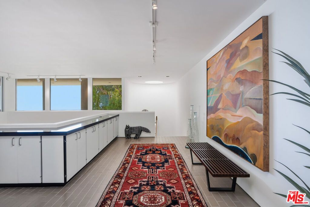 Image 6 of property listing at 12268 Canna Road, Los Angeles, CA 90049