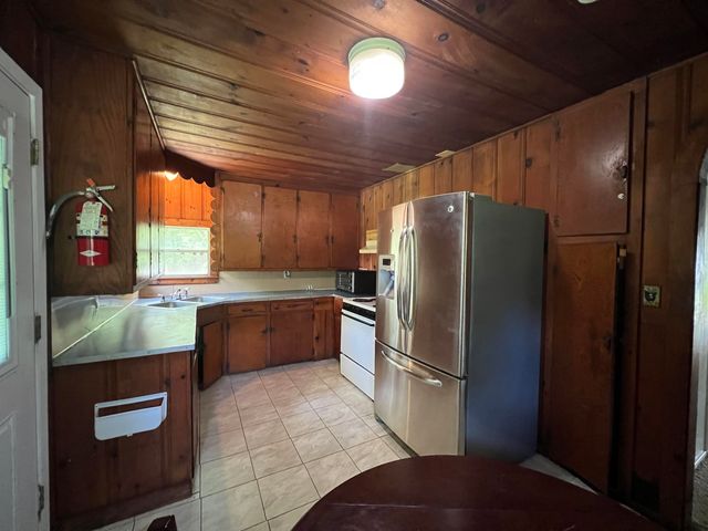 1201 Swinging Bridge, Longview, TX 75604