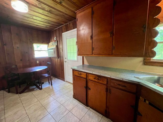 1201 Swinging Bridge, Longview, TX 75604