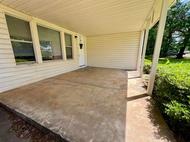 1201 Swinging Bridge, Longview, TX 75604