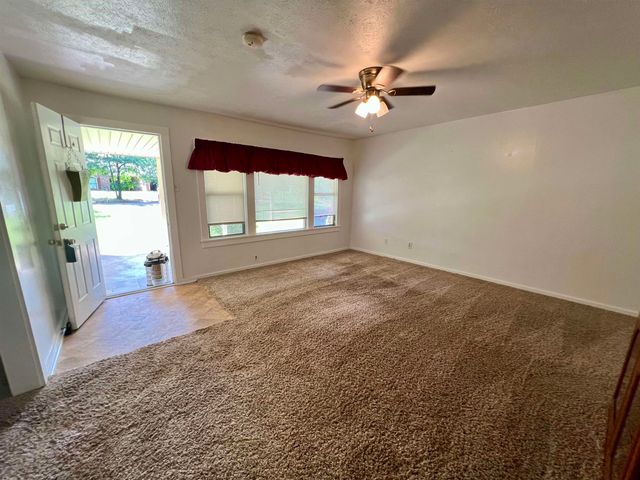 1201 Swinging Bridge, Longview, TX 75604