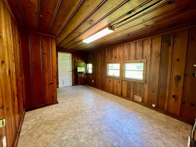 1201 Swinging Bridge, Longview, TX 75604