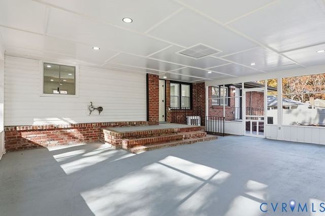 2913 Rolyart Rd, Petersburg, VA 23805