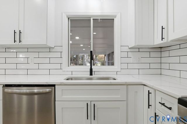 2913 Rolyart Rd, Petersburg, VA 23805