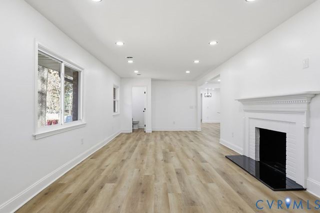 2913 Rolyart Rd, Petersburg, VA 23805