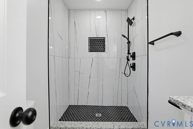 2913 Rolyart Rd, Petersburg, VA 23805